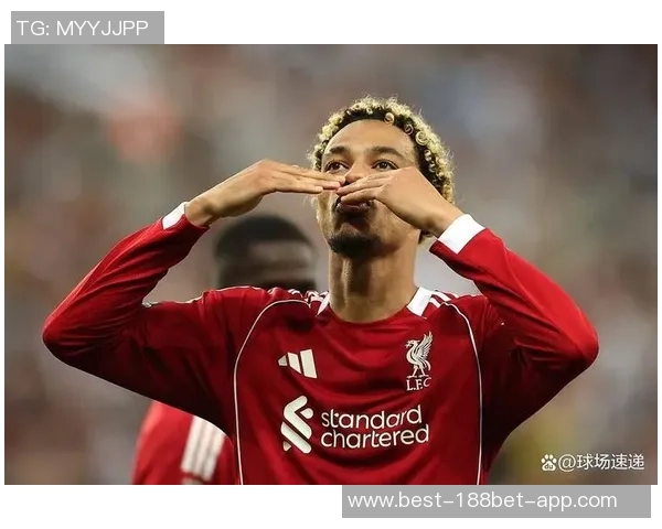 埃基蒂克梅开二度引发姆巴佩赞叹称其为超级球星