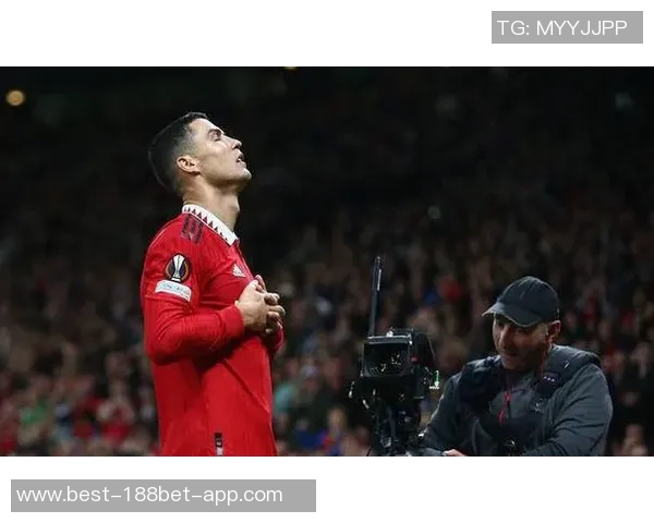 恩德里克盛赞C罗四十岁依然拼搏不息是我心中最伟大的偶像